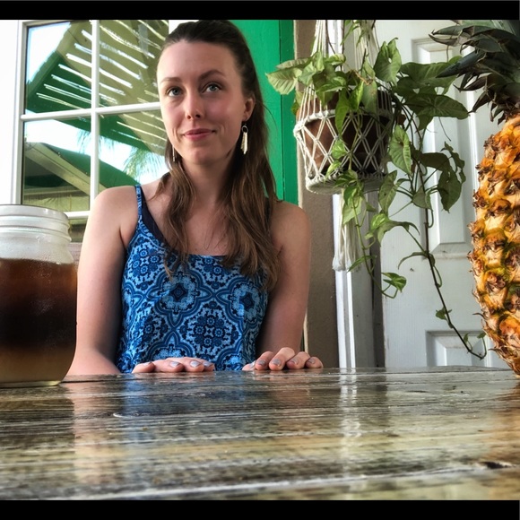 Meet your Posher, Shaina - Picture 2 of 3